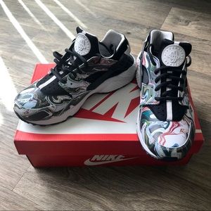 NWB Nike Women’s Marble Huarache Sneakers Sz 8.5
